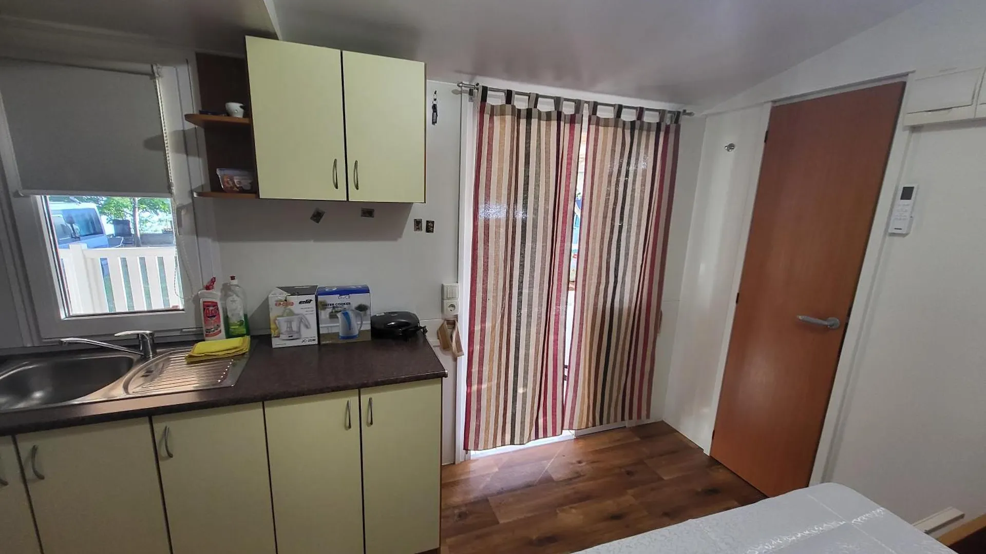 Mobilna Kucica Apartamento Starigrad Paklenica Croácia